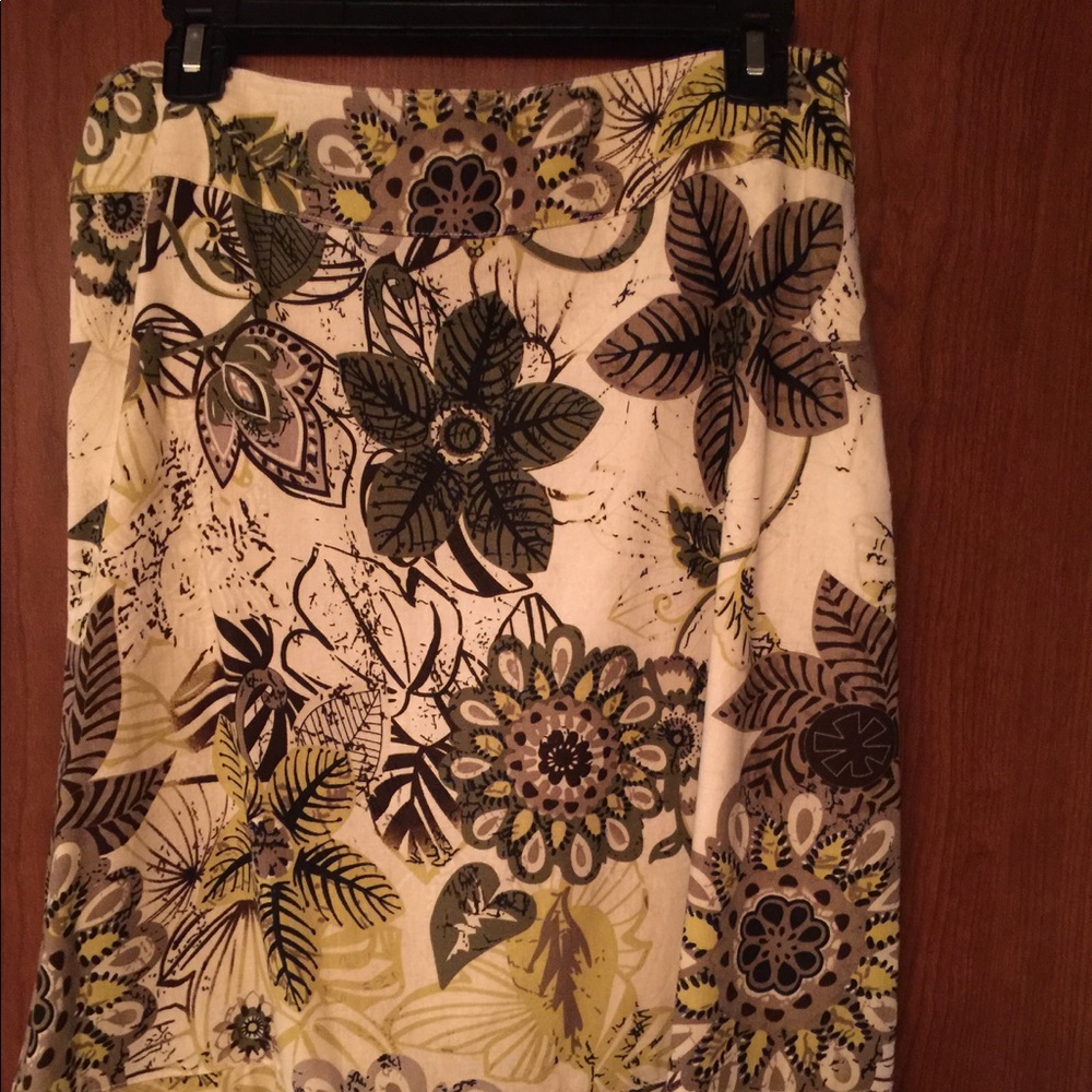 Ladies Christopher & Banks Skirt Size 6